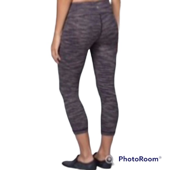 Lululemon Wunder Under midrise crop EUC Heather black Size 4 - Picture 4 of 11